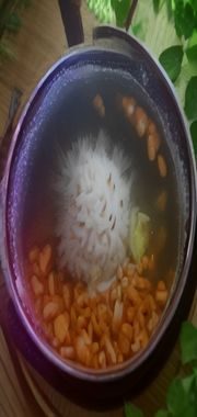 红果短剧App今日推荐页，大幅剧集封面卡片瀑布流，标题与热度标签清晰显示